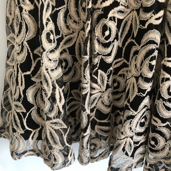 Marciano Lace Skirts Size: 6 - Picture 3 of 8